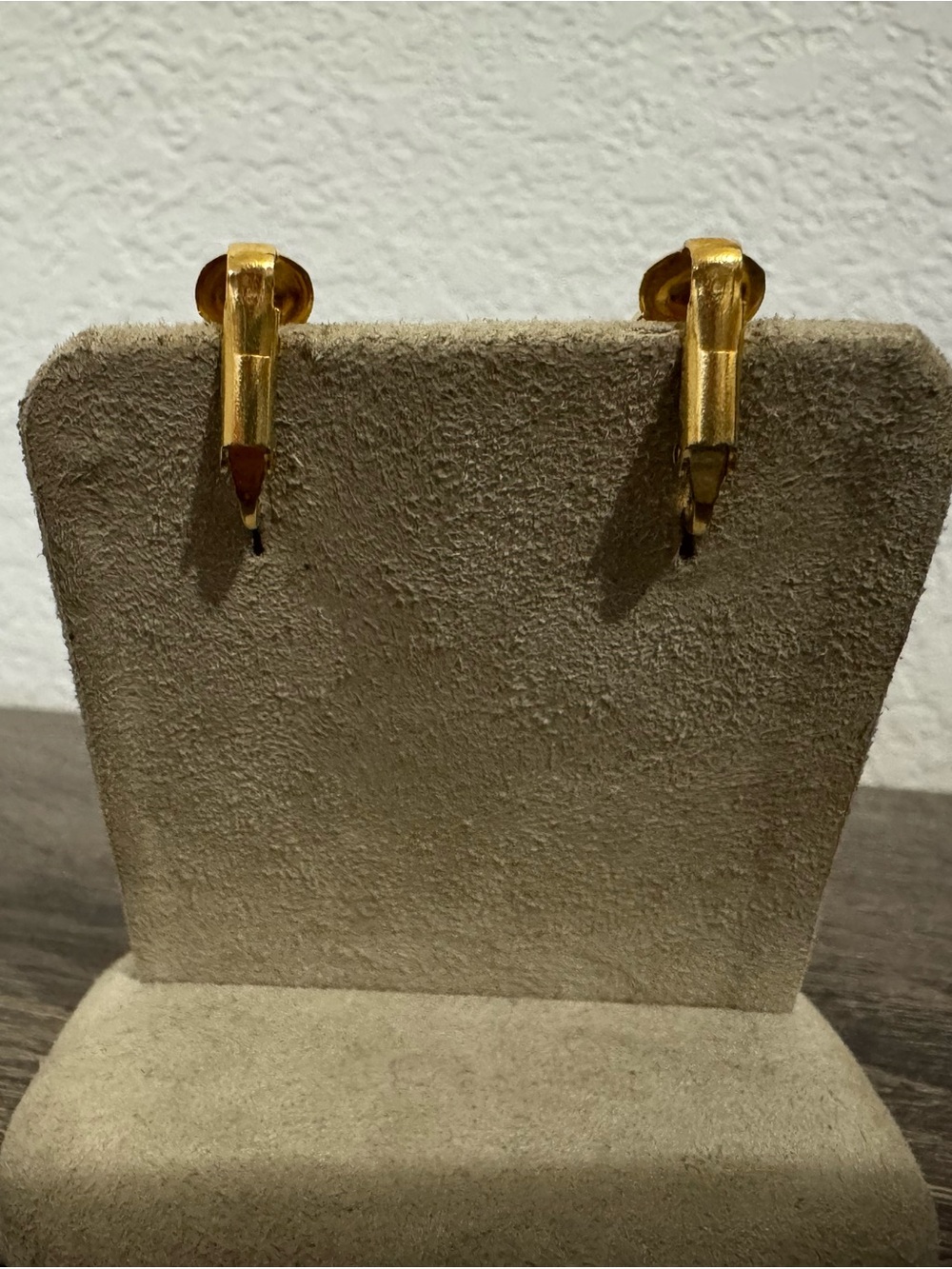 Vintage Gold and Brown Leopard Print Circle Drop Clip-on Earring. - Picture 2 of 4